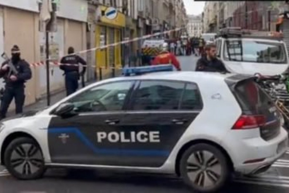 Duas pessoas morrem em ataque a tiros no centro de Paris