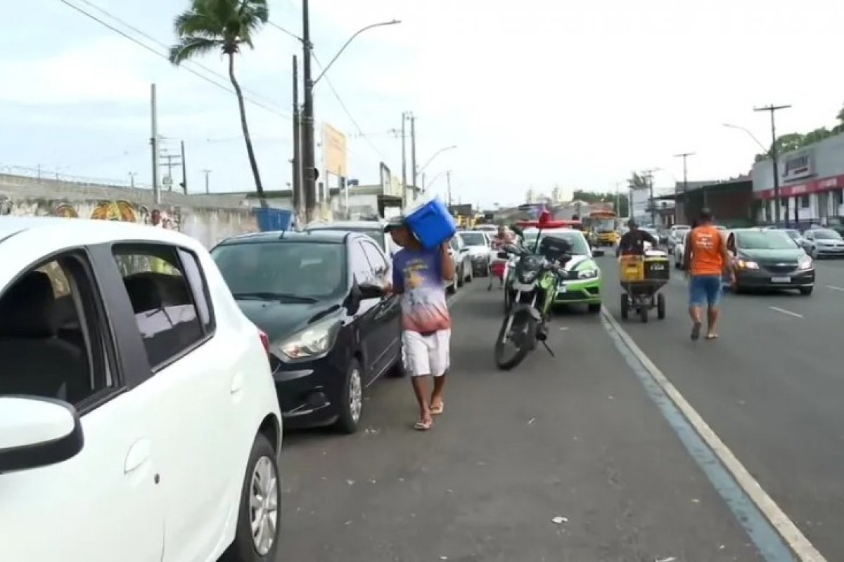 Saída de Salvador para o Natal tem movimento intenso no ferry-boat, lanchas e rodoviária