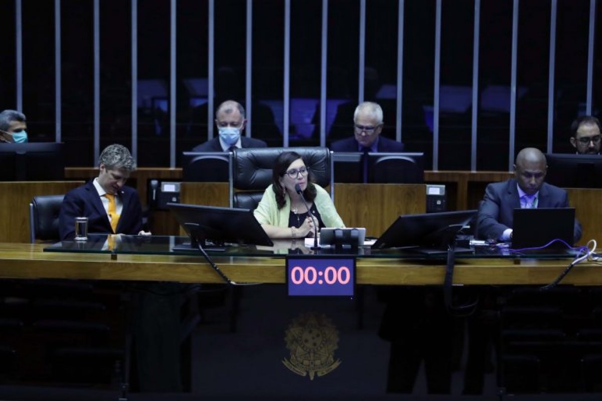 Câmara dos deputados aprova proposta que altera estrutura das lideranças partidárias