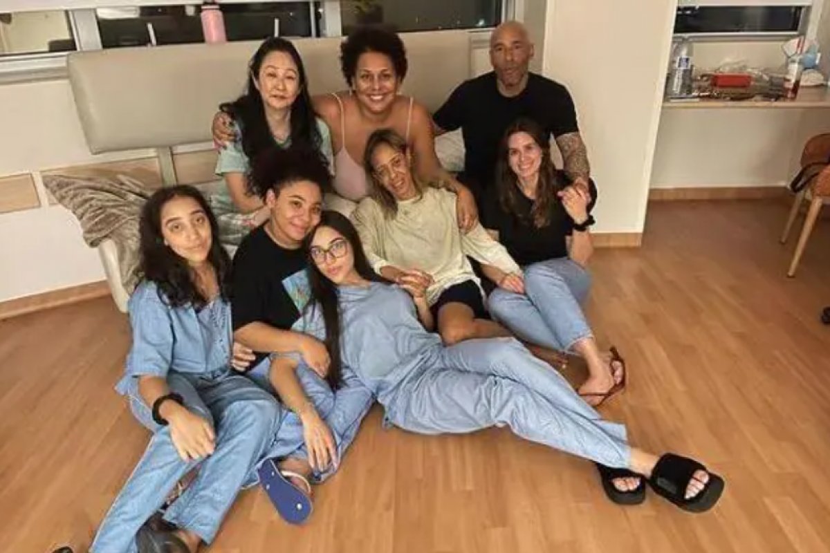 Filha de Pelé publica foto do Natal no quarto do hospital