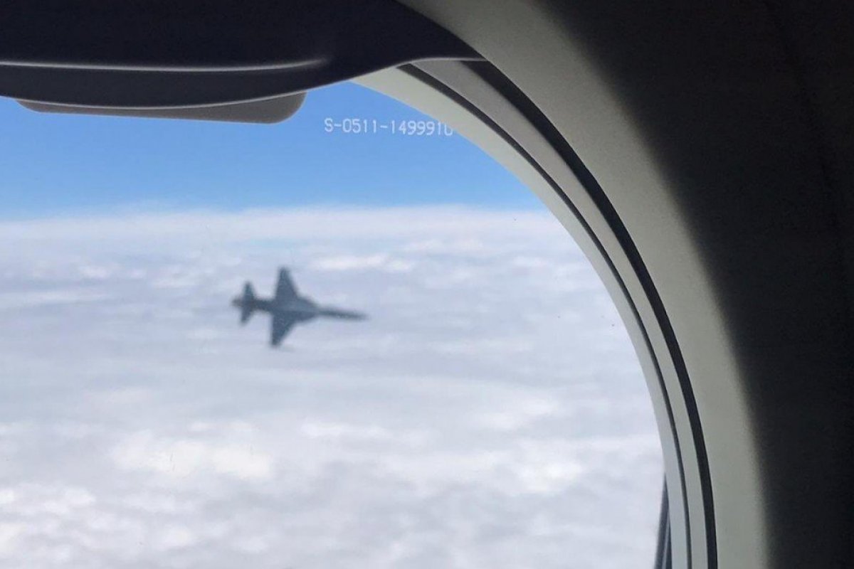 Bolsonaro manda FAB enviar mensagem durante voo do Flamengo