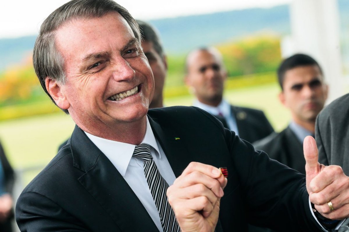 "Melhor saldo dos últimos 5 anos", diz Bolsonaro sobre crescimento da oferta de emprego 