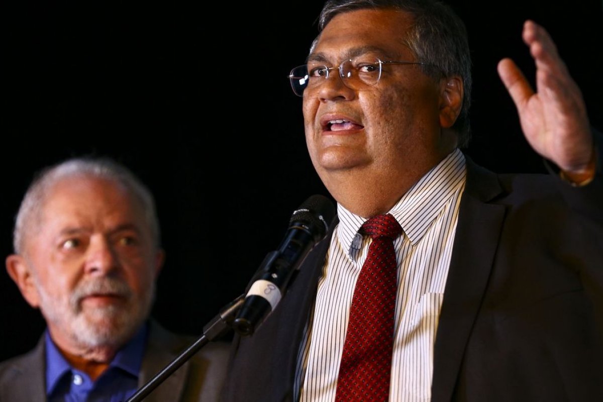 Apesar de empresário tentar explodir bomba, Dino diz que roteiro da posse de Lula está mantido