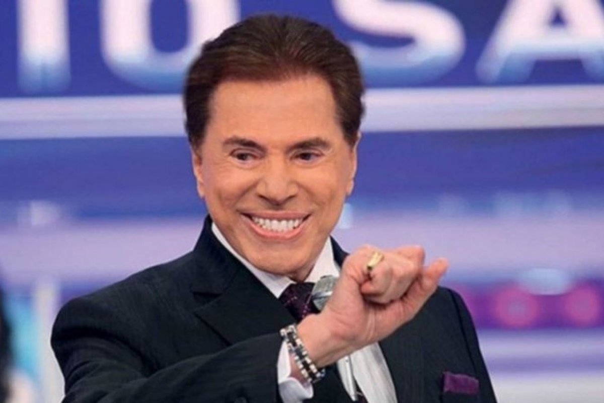 Silvio Santos deixa recado escrito à mão a brasileiros que visitam sua casa nos EUA!