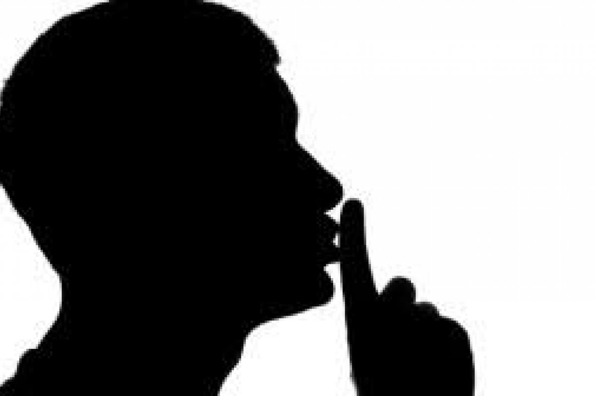 Ex-participante de A Fazenda volta a trabalhar como garoto de programa e oferece serviços a ex-clientes!