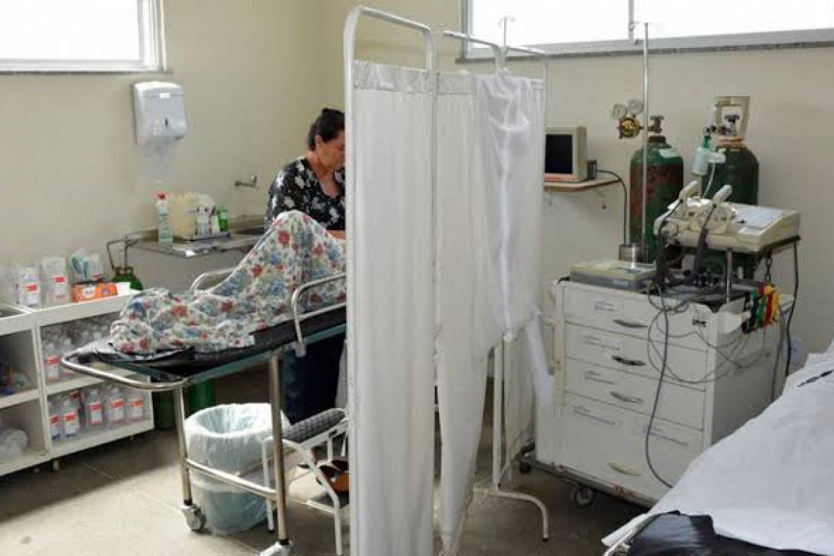 Feira de Santana: 25 pessoas aguardam por transferência para uma unidade hospitalar