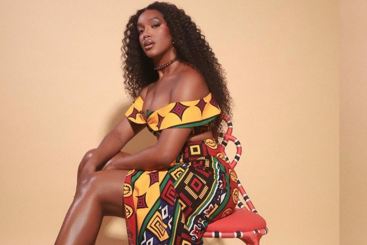 Linda! Iza surge como rainha em look exclusivo da Meninos Rei!