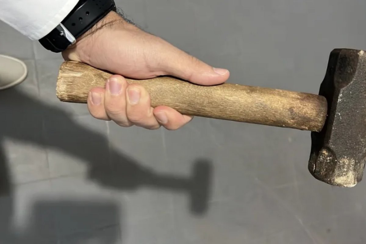 Homem é preso suspeito de tentar matar ex-esposa com marreta