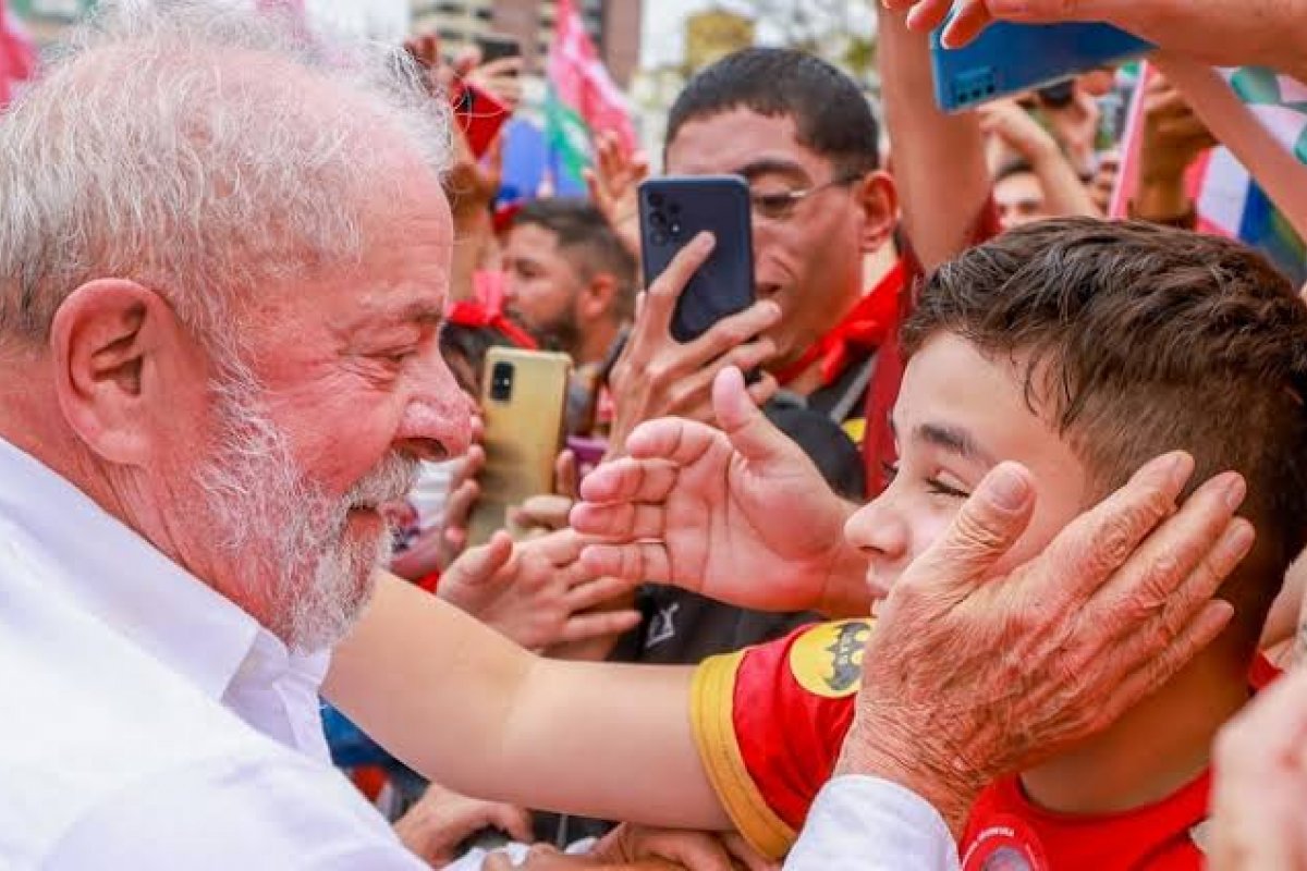 Saiba quem passará a faixa para o presidente eleito Luis Inácio Lula da Silva!