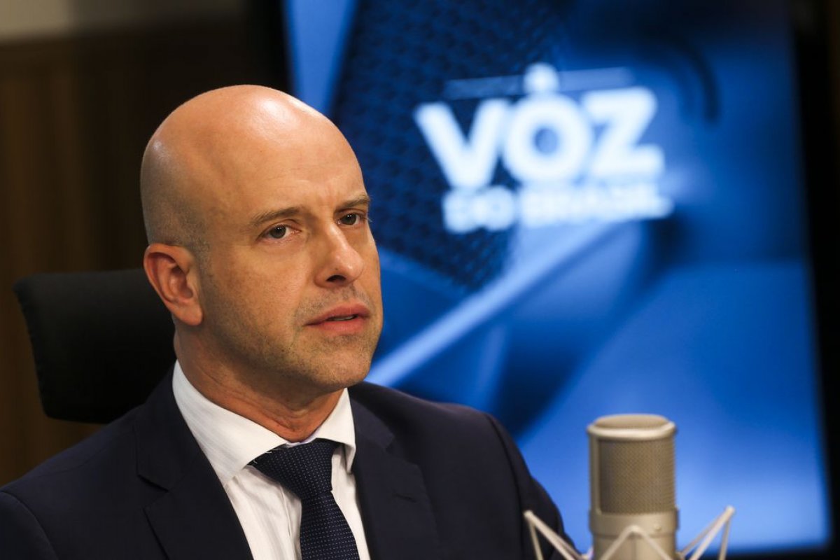 Brasil deve encerrar 2022 com superávit de 0,4% do PIB, diz secretário-executivo da Economia