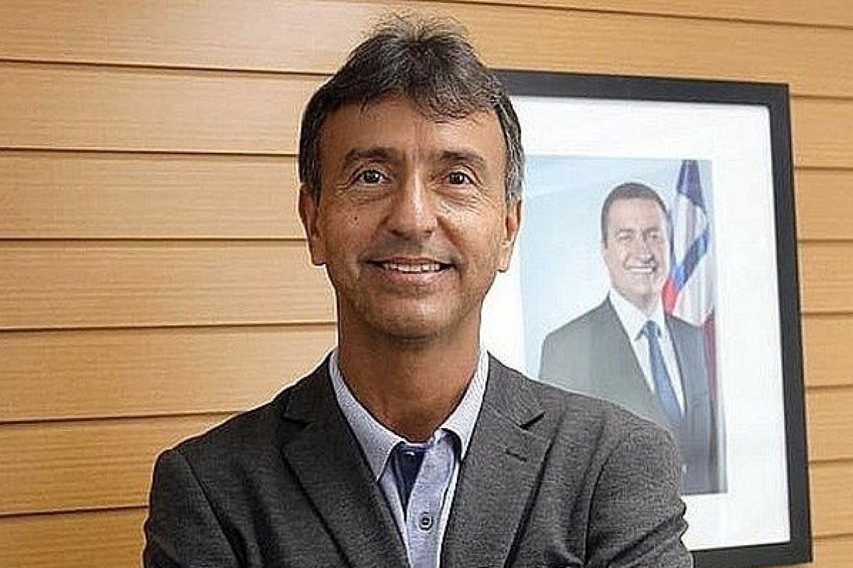 Conheça André Curvello, jornalista mantido por Jerônimo para comandar comunicação