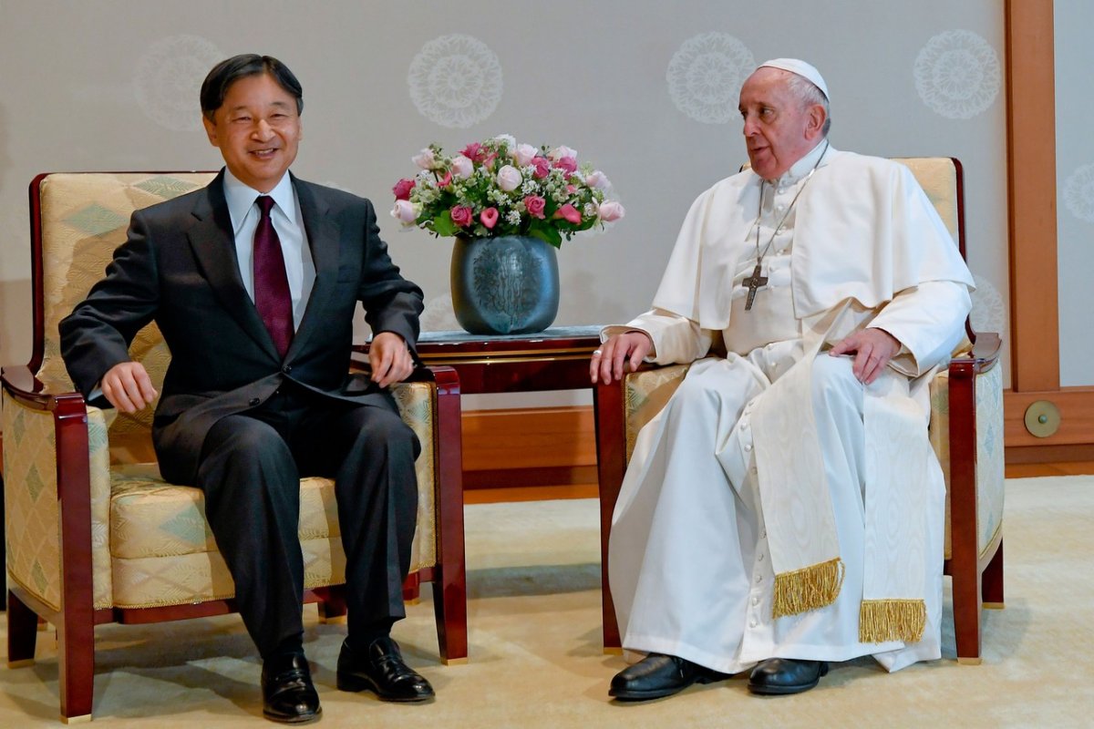 Papa se encontra com lideres japoneses