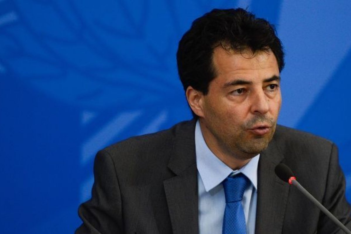 Vídeo: Adolfo Sachsida diz que preço de combustíveis aumentará a partir de janeiro por escolha do novo governo