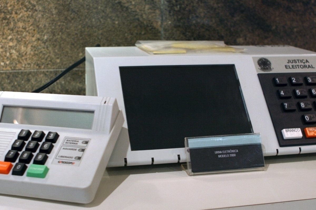 TSE inicia teste de integridade em urnas eletrônicas para 2020