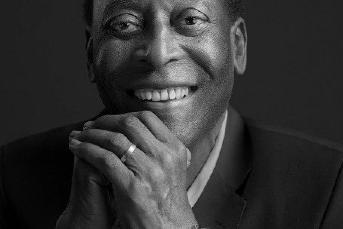 "Espalhou o que mais acreditava ser a cura para todos os nossos problemas: o amor", diz texto de pronunciamento da morte de Pelé