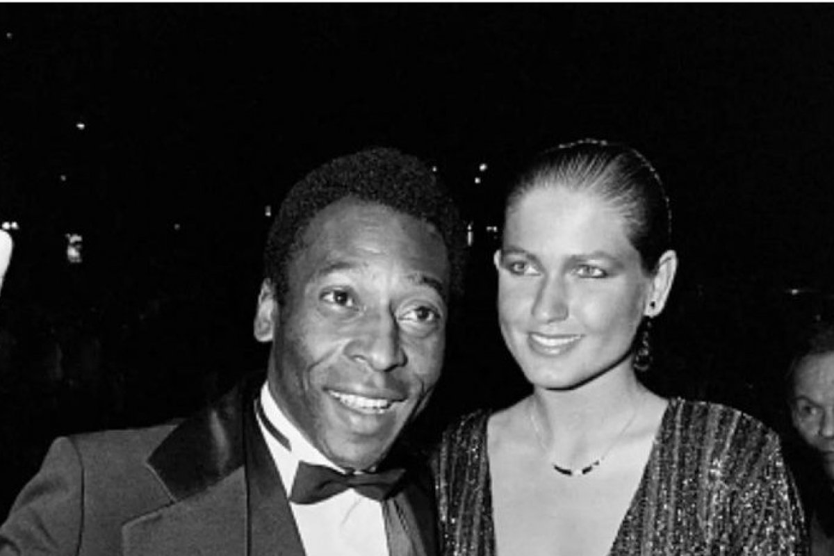 Ex-namorada de Pelé, Xuxa Meneghel emociona com recado para a família!