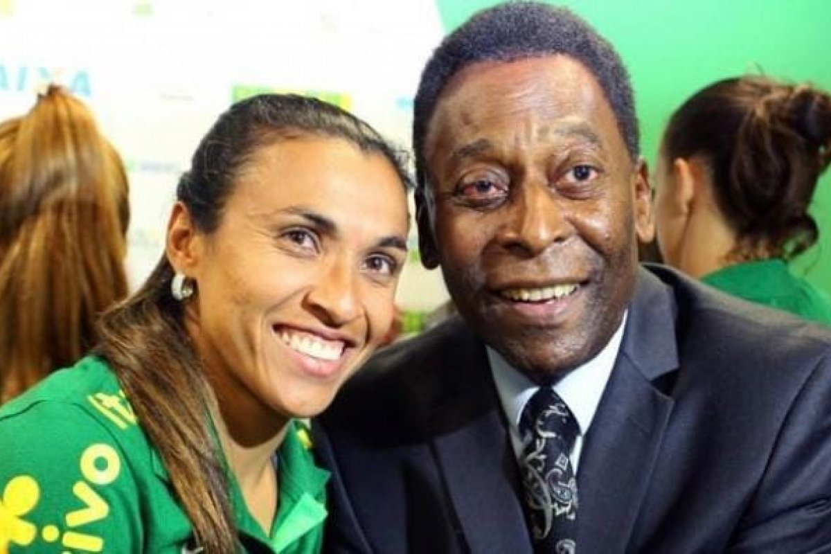 “Ensinou arte e maestria ao mundo”, diz Marta ao lamentar morte de Pelé