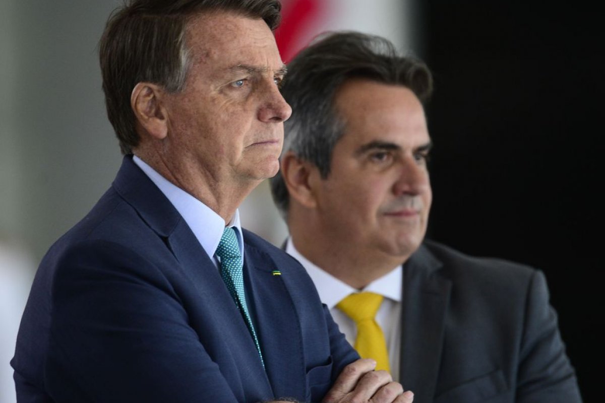 Bolsonaro exonera Ciro Nogueira da Casa Civil
