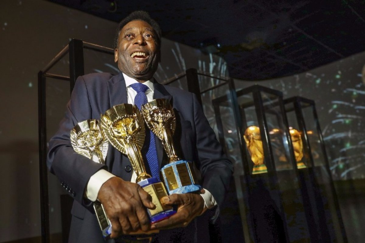 Campeonato Inglês fará homenagem a Pelé antes das partidas da 18ª rodada