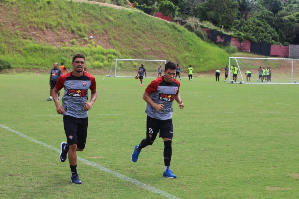 Com estreias, Vitória enfrenta Sport na Ilha do Retiro