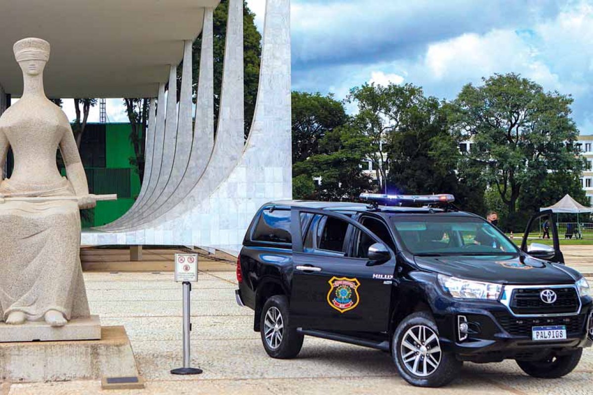 Novo pacote é encontrado perto do STF. polícia descarta presença de explosivo