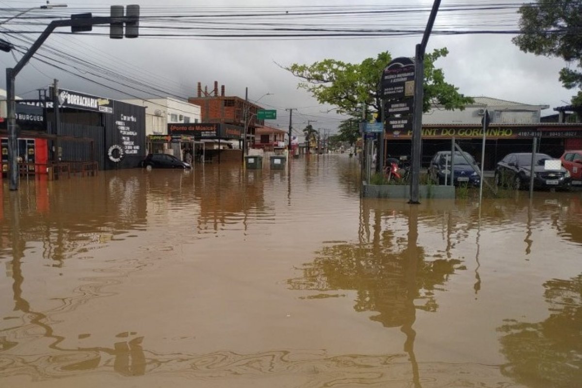 Mais 200 mil pessoas já foram atingidas pela chuva na Bahia