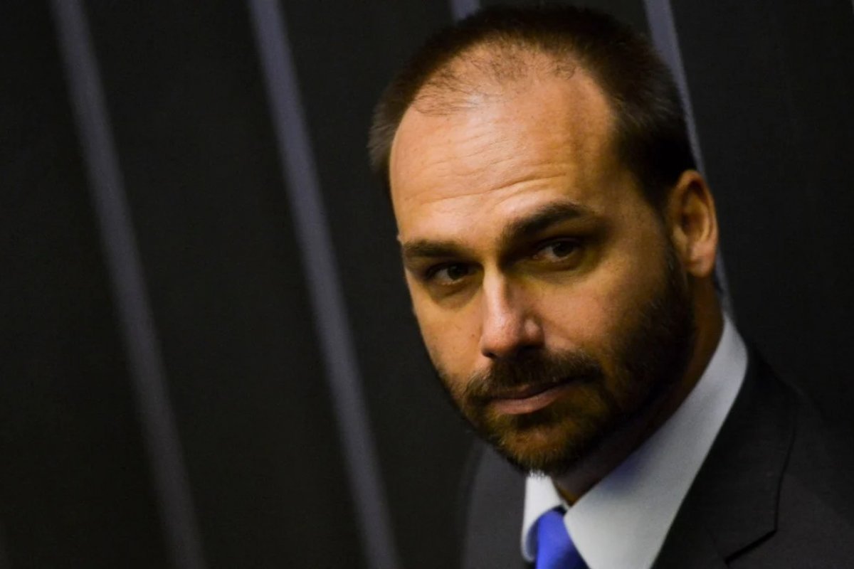 Eduardo Bolsonaro se manifesta sobre o fim do mandato de Jair Bolsonaro