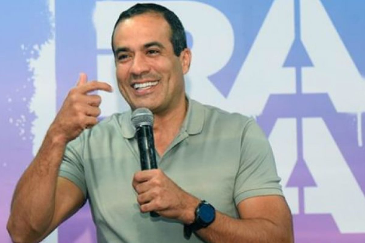 "Cabe a ele julgar", diz Bruno Reis após Bolsonaro deixar o Brasil