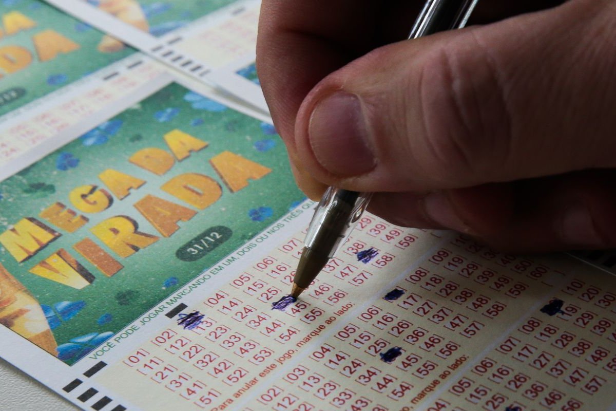 Mega da Virada sorteia prêmio de R$ 500 milhões neste sábado (31)