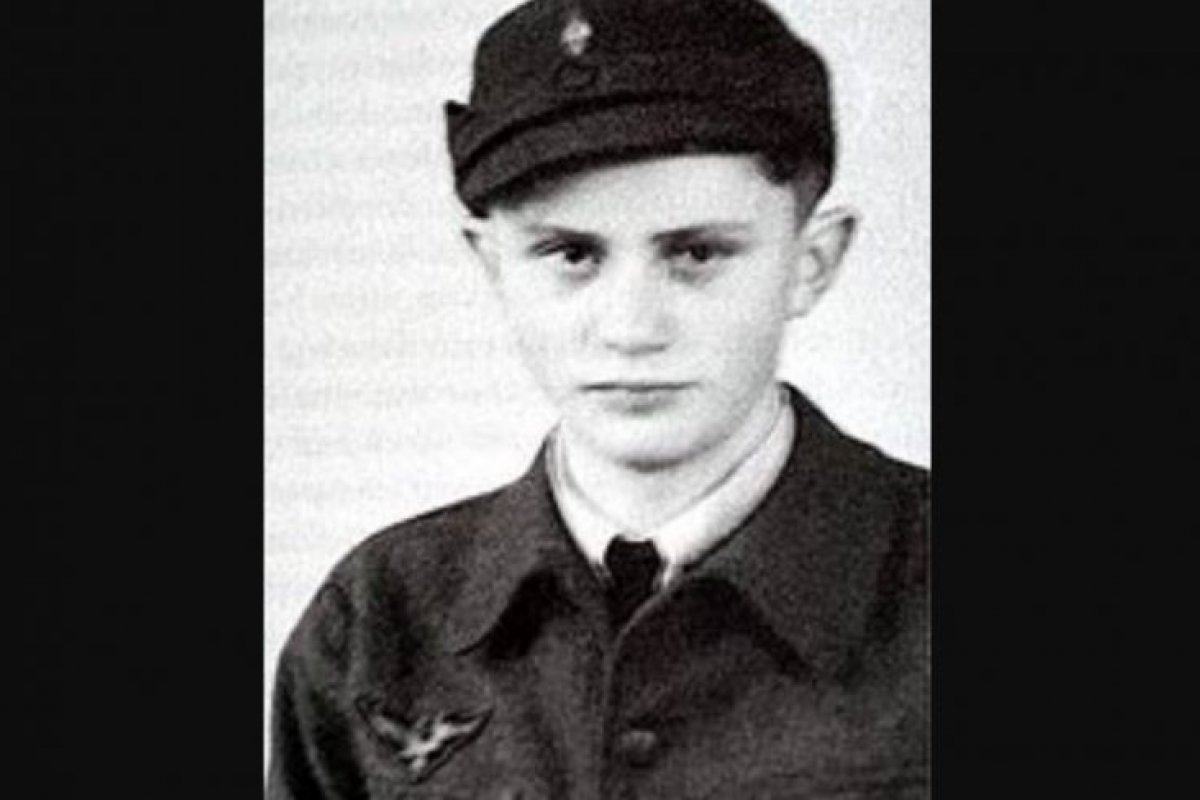 Papa Bento XVI já serviu no exército de Hitler e foi prisioneiro de guerra
