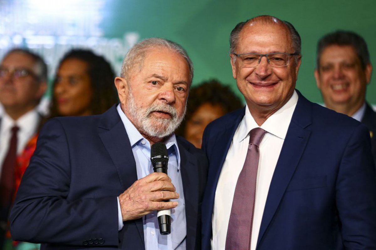 Com aumento de salário, saiba quando ganha o presidente, vice, ministros e governadores