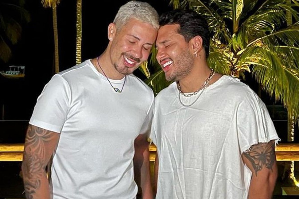 Carlinhos Maia reata casamento com Lucas Guimarães : "14 anos juntos"