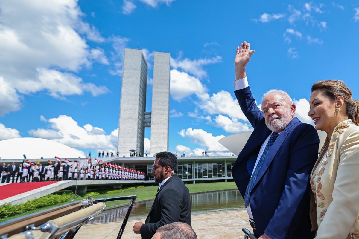 Lula encontra líderes internacionais no segundo dia de governo; confira