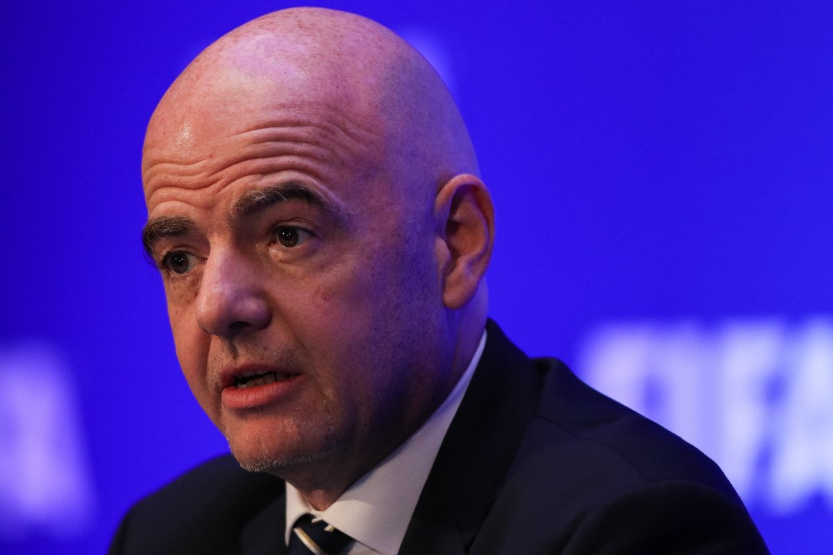 Presidente da Fifa quer que países batizem estádios com nome de Pelé