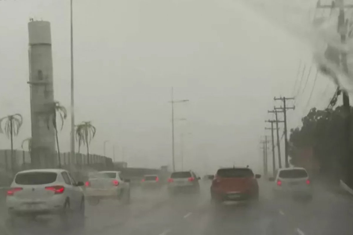 Sistema de baixa pressão traz chuva e nebulosidade para Salvador nesta semana