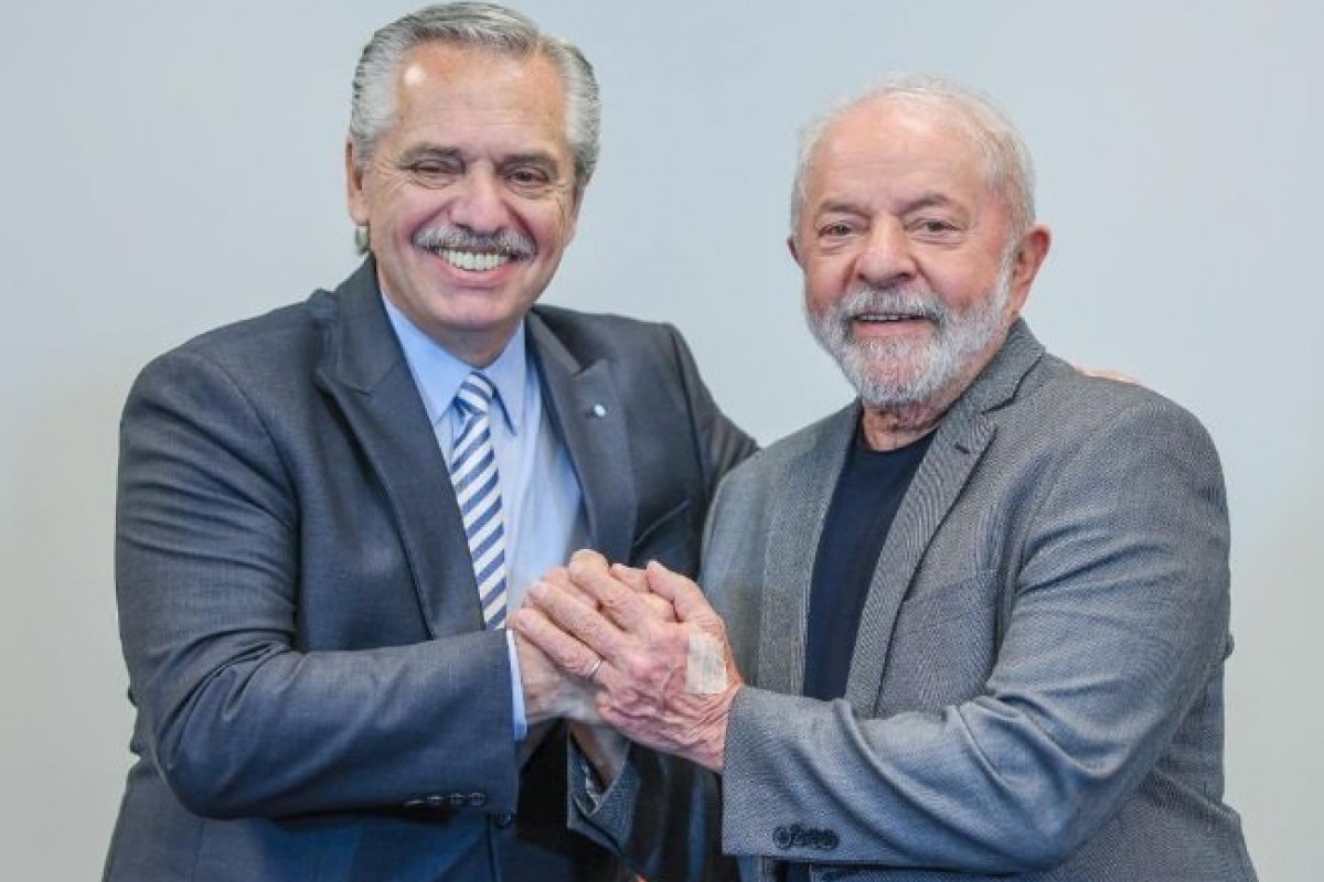 Lula deve participar do Celac na Argentina no dia 23