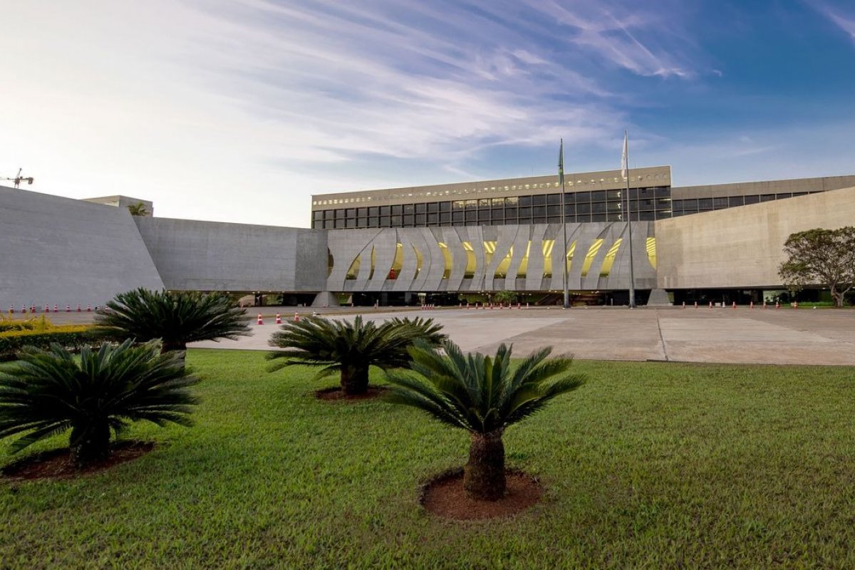 STJ reafirma entendimento de que empresa em recuperação judicial pode participar de licitação