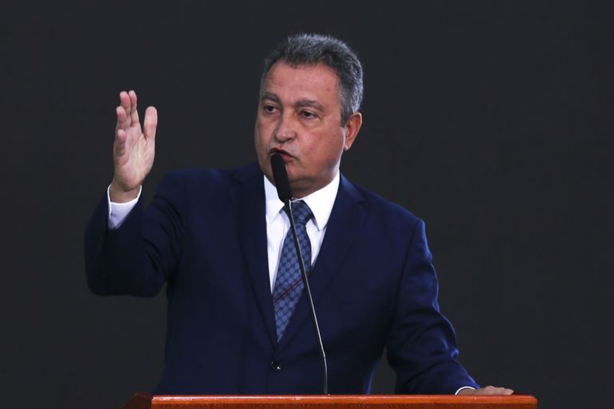 Empresas condenadas pela Lava Jato poderão pagar dívidas com obras, diz Rui Costa