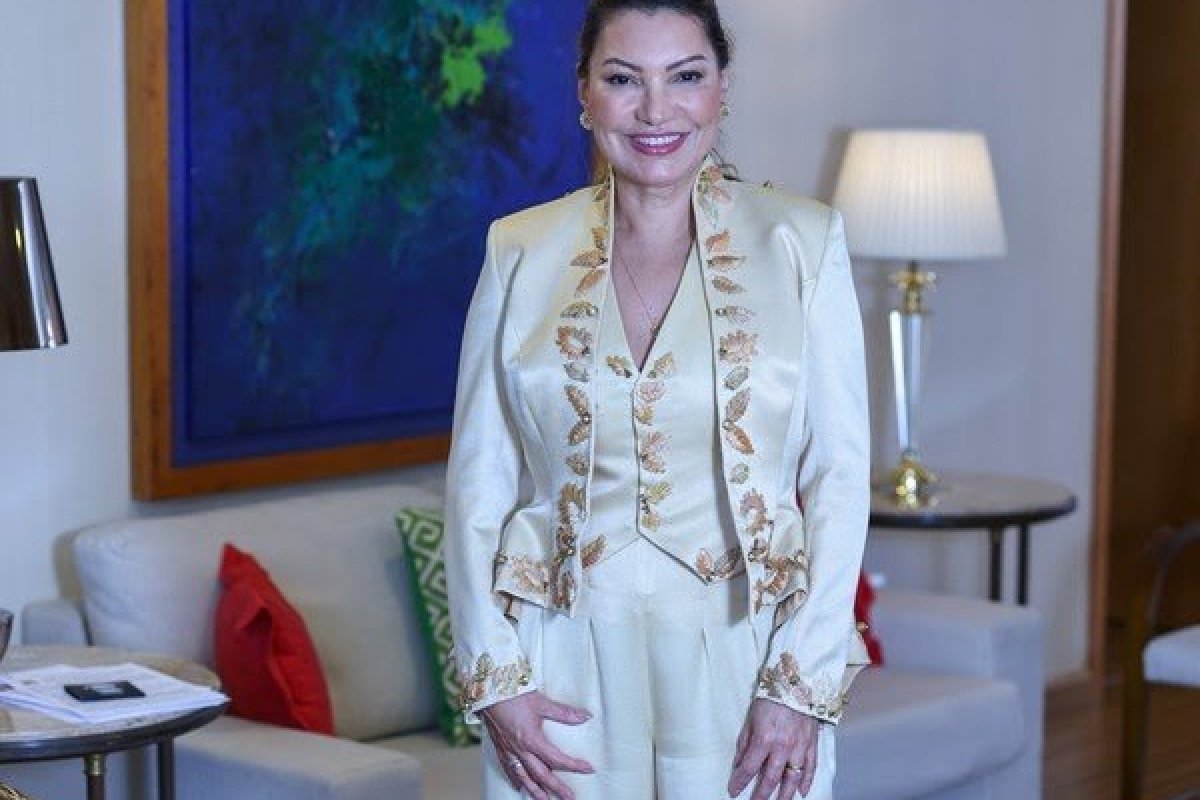 Look usado pela primeira-dama Janja é "orgânico" e foi enfeitado por bordadeiras de Timbaúba!