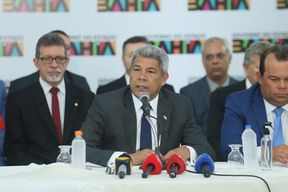 Jerônimo culpa gestão de Bolsonaro por aumento de 1% do ICMS na Bahia