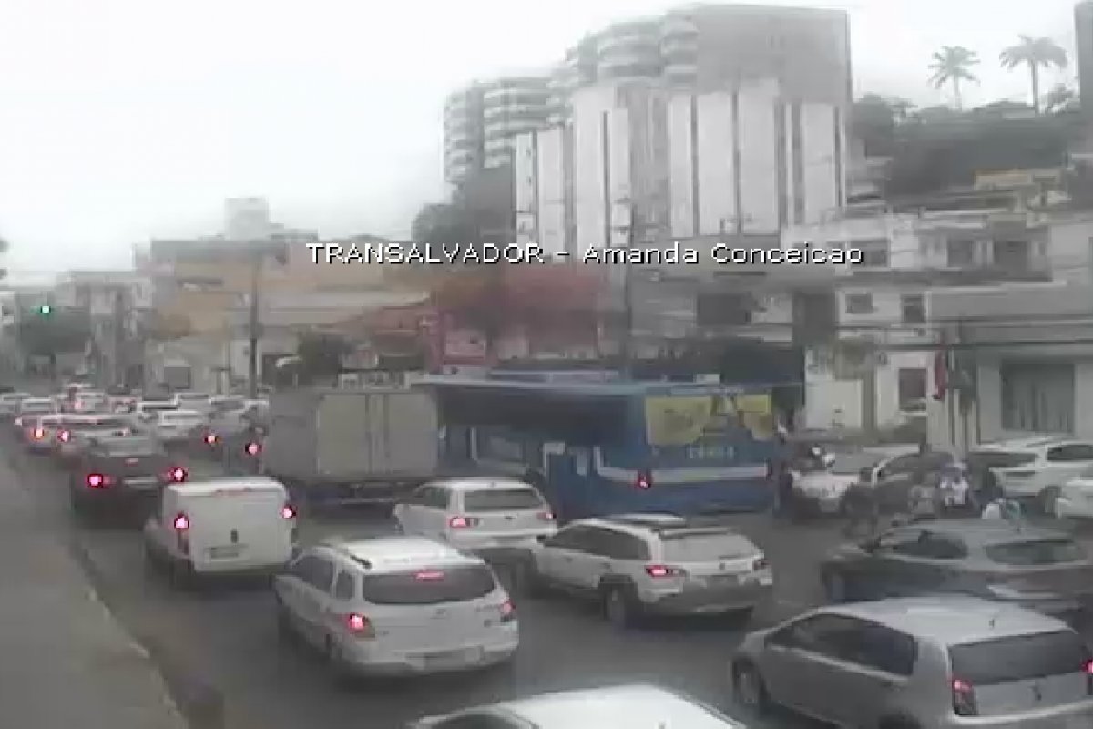 Boletim do trânsito: saiba quais vias registram congestionamento nesta segunda-feira (25)