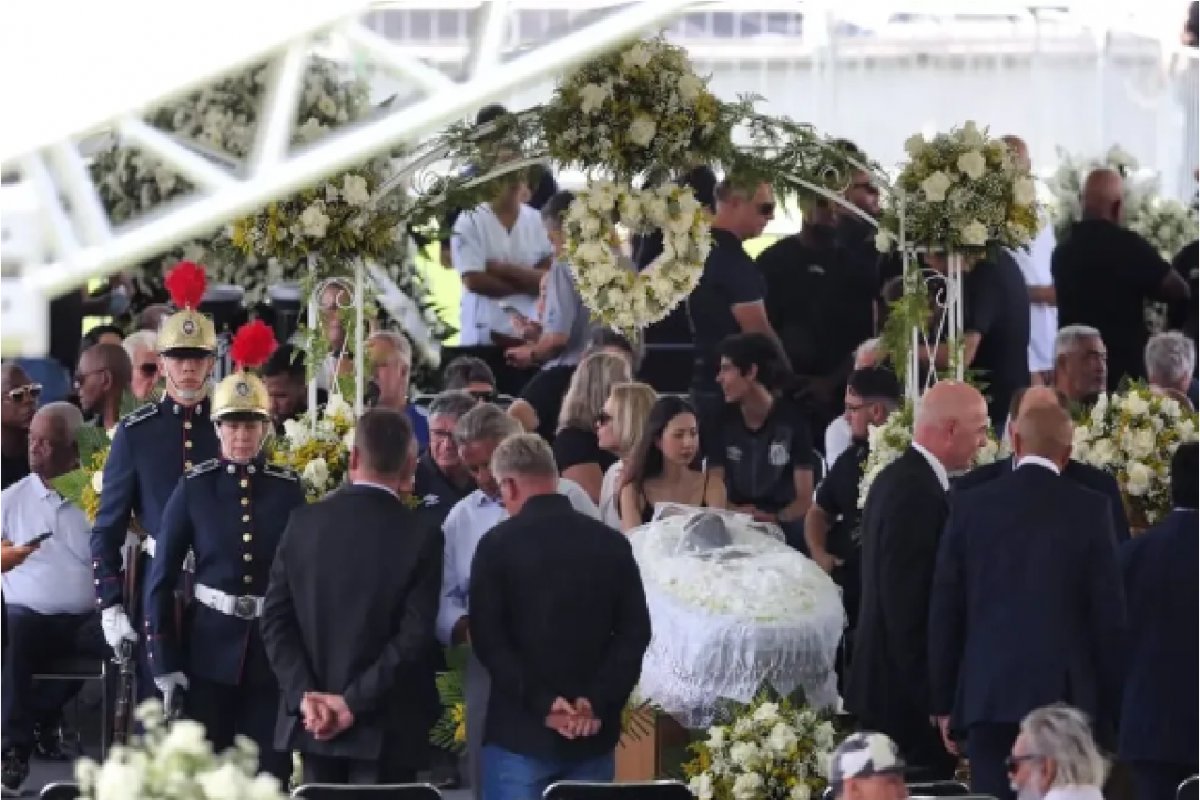 Velório de Pelé: veja jogadores e ex-jogadores que foram à homenagem na Vila Belmiro