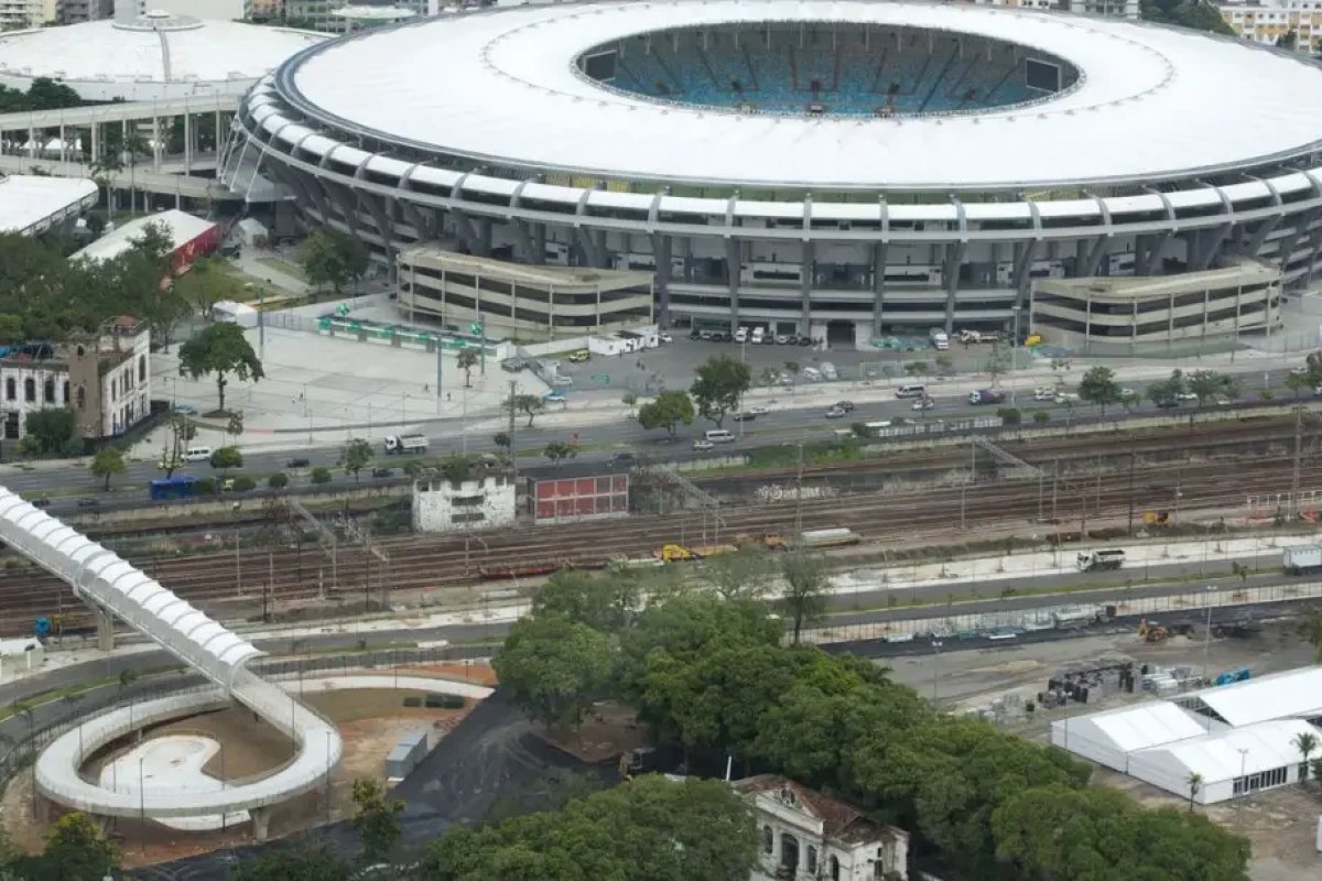 Avenida que circunda o estádio do Maracanã vai passar a se chamar Avenida Pelé