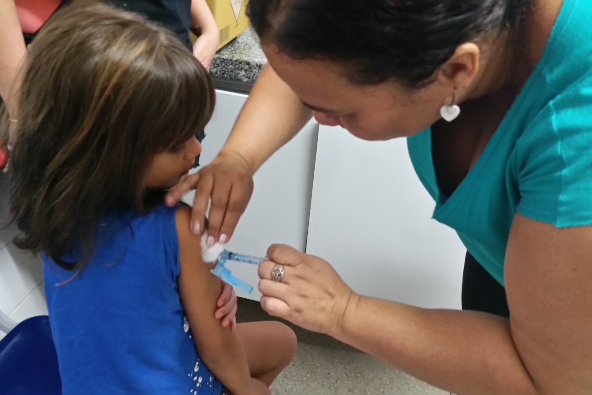 Covid: Saúde aprova início de vacina reforço para crianças a partir de 5 anos