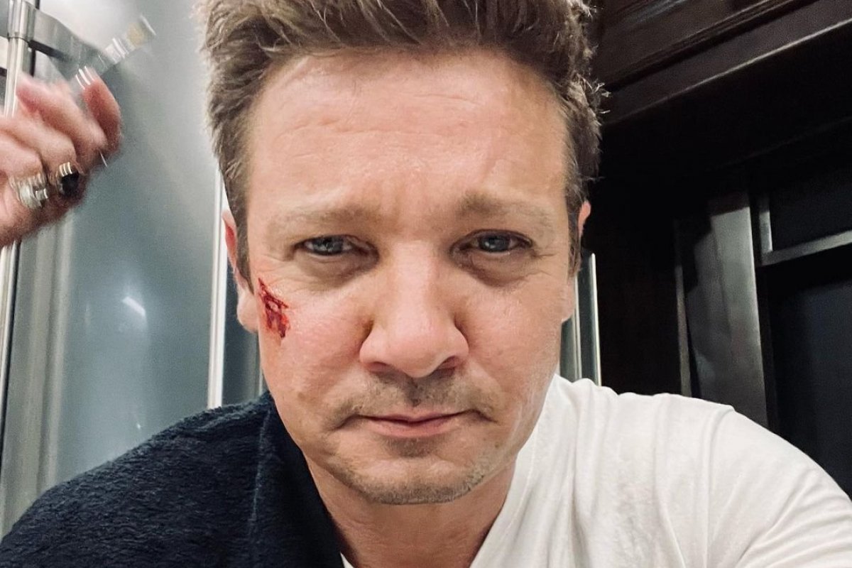Jeremy Renner: veículo que atropelou ator pesa seis toneladas