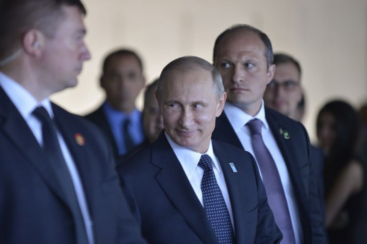 Rússia envia navio carregado de mísseis hipersônicos ao Atlântico