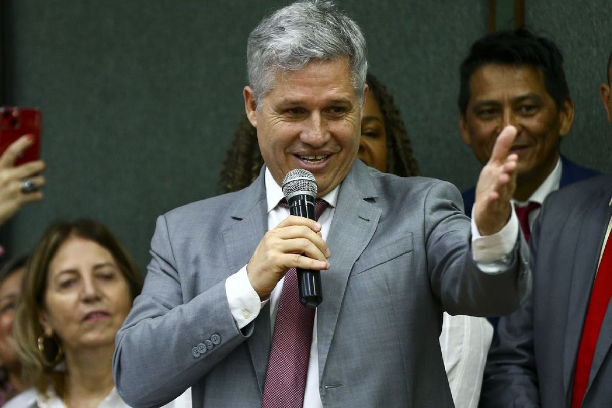 Ministro da Agricultura  decide regular o preço dos grãos com a Conab