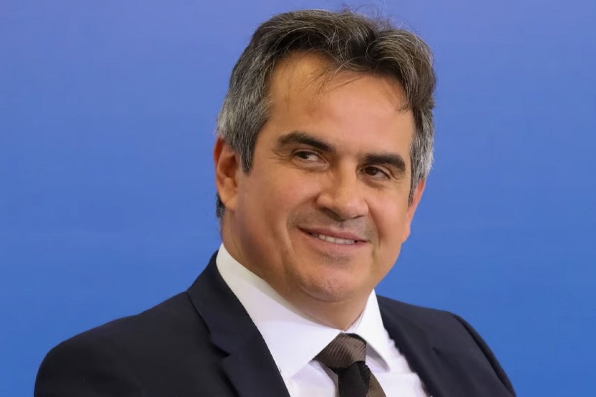 "General de pijama", diz Ciro Nogueira ao rebater Santos Cruz por críticas a Bolsonaro