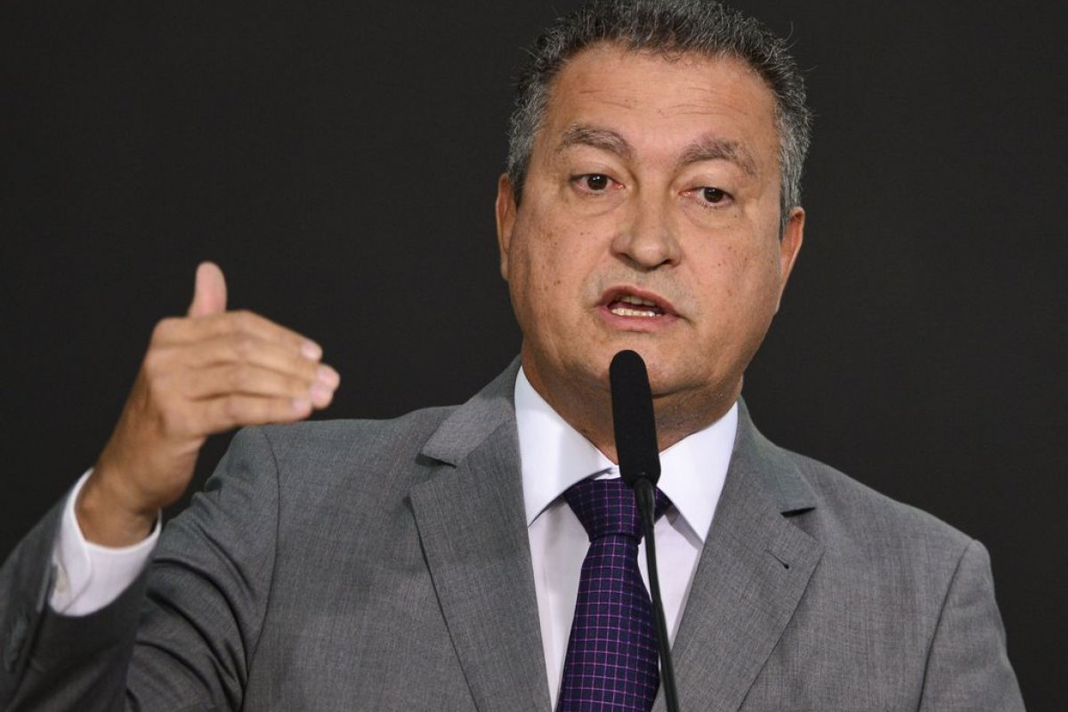 Rui Costa diz que primeira reunião ministerial do governo não será para "puxar orelha"