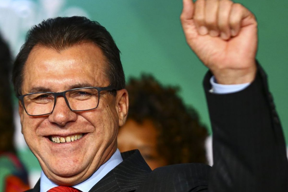 Ministro do Trabalho volta atrás sobre fim do saque-aniversário do FGTS